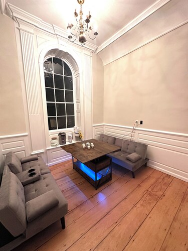 Hale Loft w/kitchen, bath, laundry next to PEA