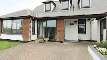 تفاصيل الفندق من الخارج