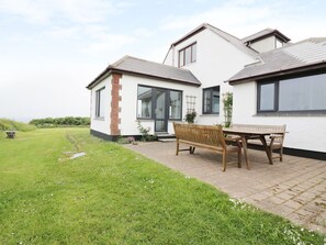 Outdoor dining - Chynoweth (Newquay)