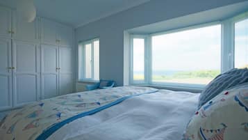 4 bedrooms, individually decorated, individually furnished, free WiFi