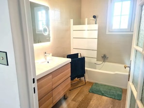 Hair dryer, towels - Country house 10 minutes from Switzerland. Ideal for families! (Blamont)