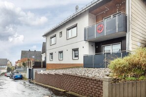 Exterior - Apartment 'Klein Frankreich' with Mountain View, Private Terrace and Wi-Fi (Bad Endbach)