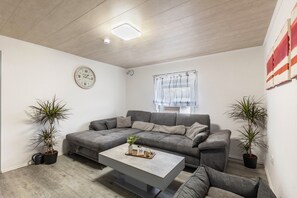 Una televisión, videojuegos