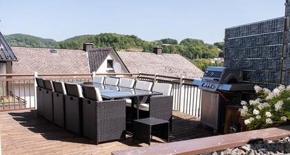 Apartment 'Klein Frankreich' mit Bergblick, privater Terrasse und WLAN