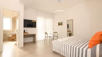 Deluxe Studio, City View | In-room safe, desk, blackout drapes, free WiFi