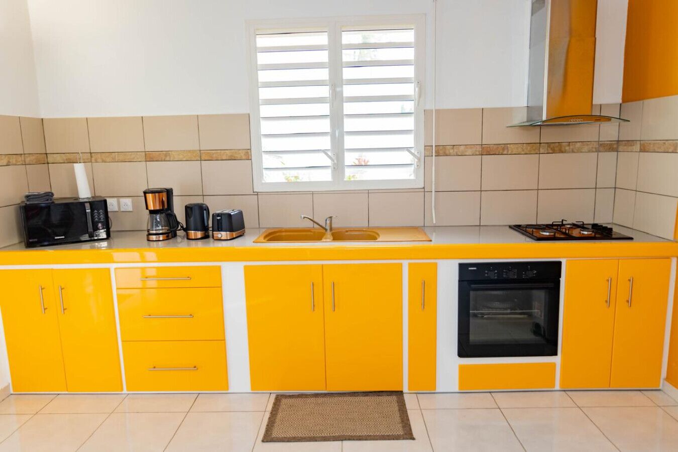 Fridge, microwave, coffee/tea maker, toaster