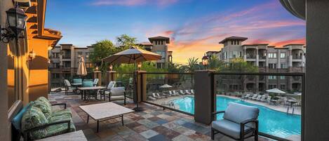 Lämmitetty uima-allas