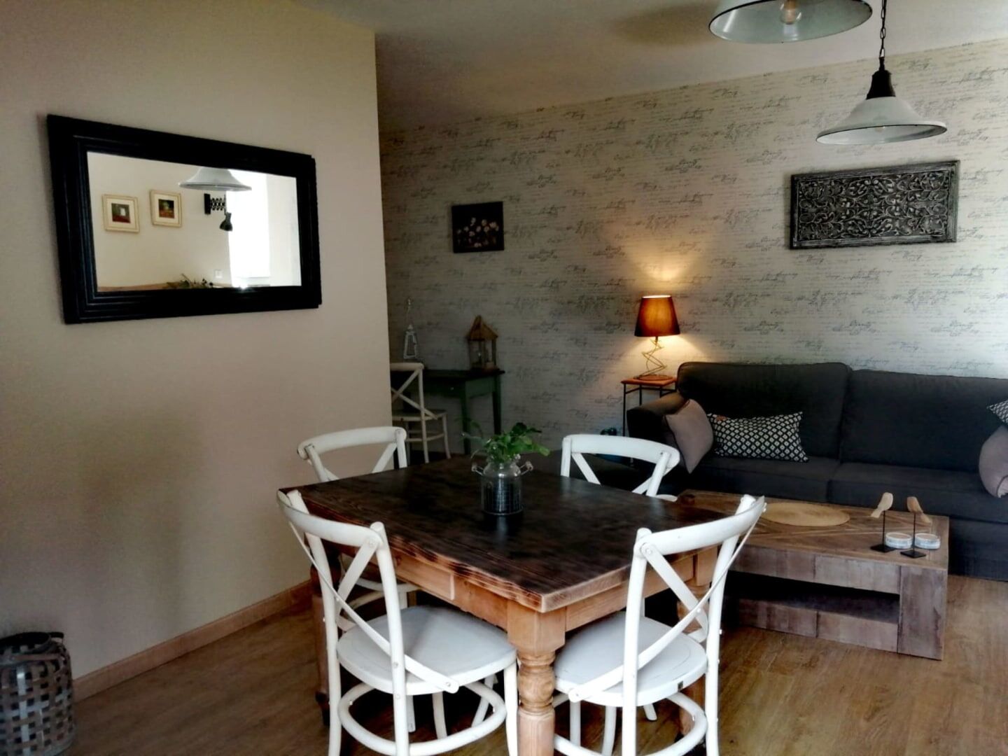 Classic Cottage, Balcony | Dining room