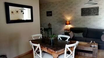 Casa de campo clásica, balcón | Comedor