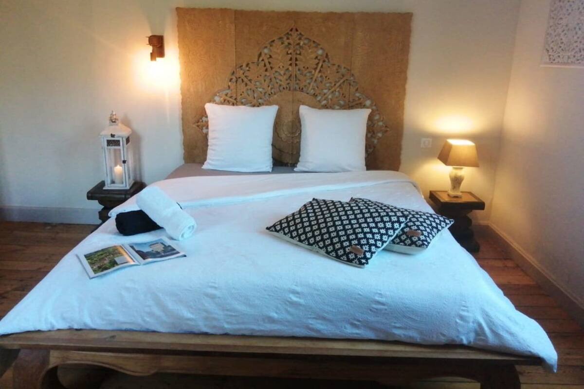 Chambre Bambou, vue jardin | เครื่องนอนระดับพรีเมียม, Wi-Fi ฟรี, ผ้าปูที่นอน