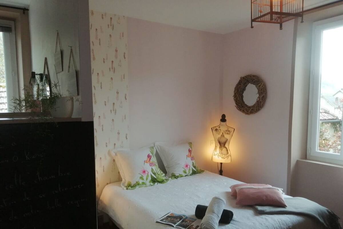 Chambre familiale Nenuphar | เครื่องนอนระดับพรีเมียม, Wi-Fi ฟรี, ผ้าปูที่นอน