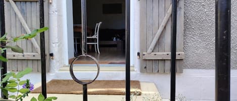 Gîte Zenitude | Terrace/patio