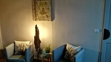 Habitación estándar, vistas a la ciudad | Zona de estar