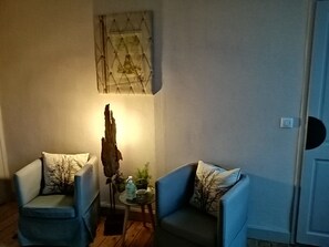 Standardzimmer, Stadtblick | Wohnbereich