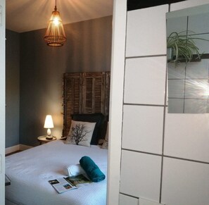 Basic Room, City View | Free WiFi