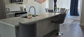 Brand New Modern Niagara Getaway