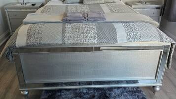 3 slaapkamers, een strijkplank/strijkijzer, wifi