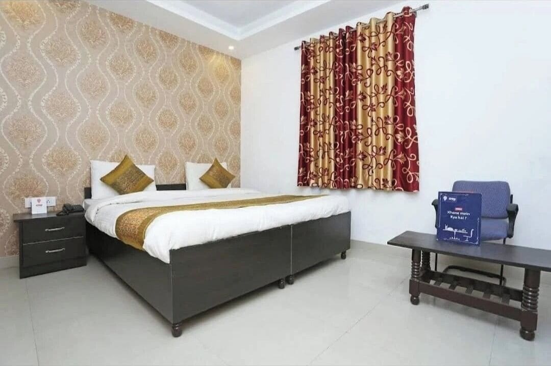 Deluxe Room | Rollaway beds, free WiFi, bed sheets