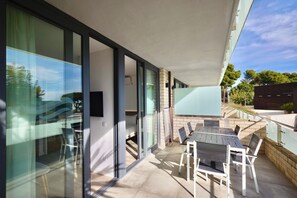 Outdoor dining - Apartment 5 minutes from the best beaches of the Costa Brava, ideal for couples. (Platja d'Aro)
