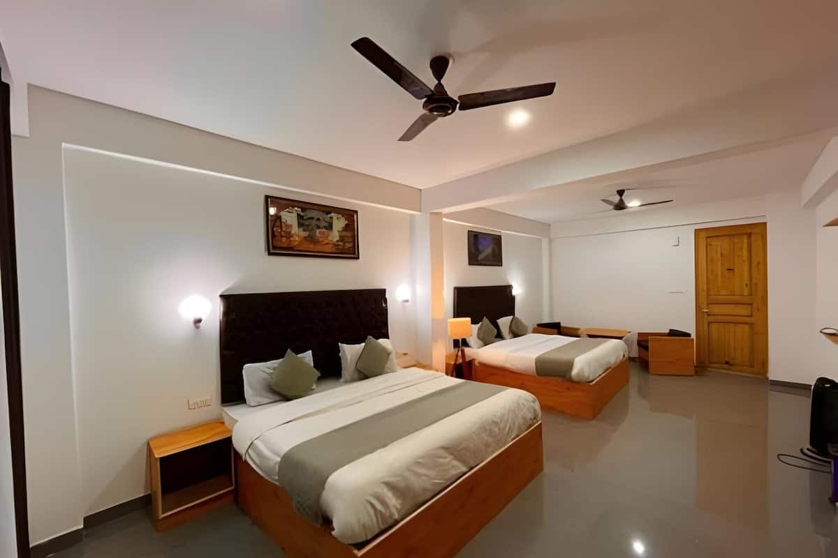 Family Room, Patio | Desk, laptop workspace, free WiFi