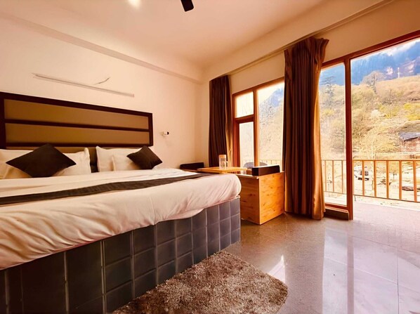 Comfort Triple Room, Patio