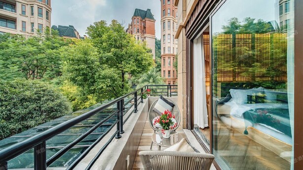 Unclassified image, 1 of 14, button - Room-heinemann Hotel Courtyard or Terrac (Leshan)