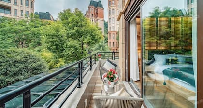 Room-heinemann Hotel Courtyard or Terrac