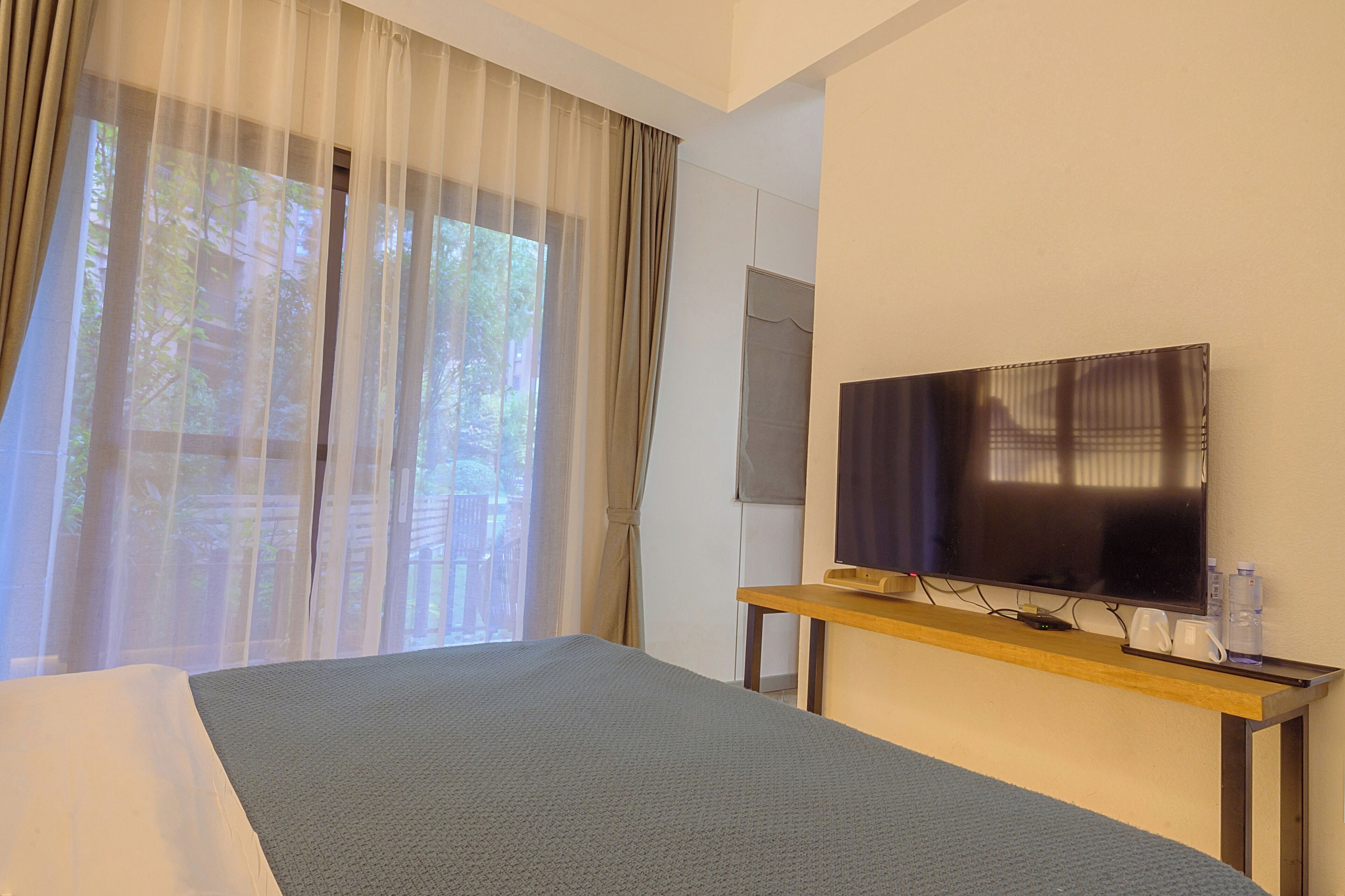 Room, 1 Bedroom, Accessible, Smoking | Room amenity