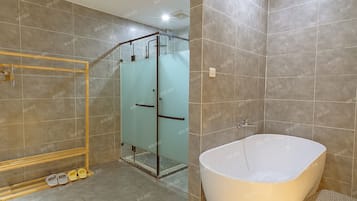 Room, 1 Bedroom, Accessible, Smoking | Bathroom