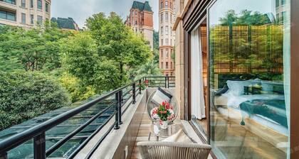 Room-heinemann Hotel Courtyard or Terrac