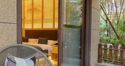 Room-heinemann Hotel Courtyard or Terrac