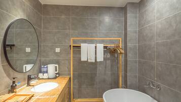 Room, 1 Bedroom, Accessible, Smoking | Bathroom