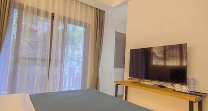 Room-heinemann Hotel Courtyard or Terrac