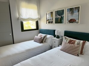 2 عدّة غرف نوم ومكواة/لوح كي وواي فاي مجانًا وملاءات أسرّة