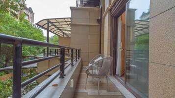 Room, 1 Bedroom, Accessible, Smoking | Balcony