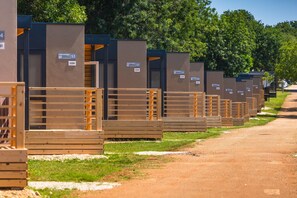 المنطقة المحيطة بالمنشأة