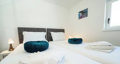 Holiday Home Tika's Blue-Private Pool