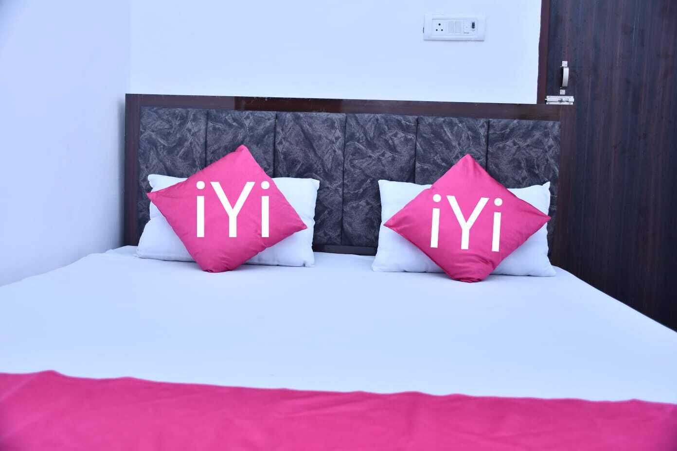 Deluxe Room | Rollaway beds, free WiFi, bed sheets