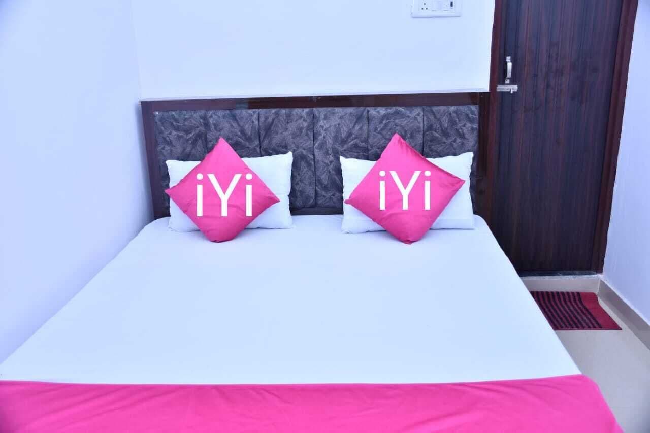 Deluxe Room | Rollaway beds, free WiFi, bed sheets