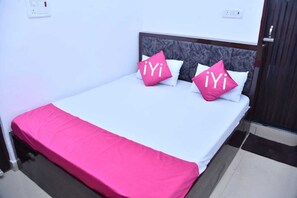 Deluxe Room | Rollaway beds, free WiFi, bed sheets