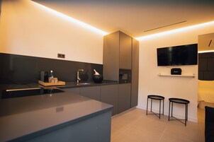 Suíte, varanda, vista para o vale | Cozinha privada