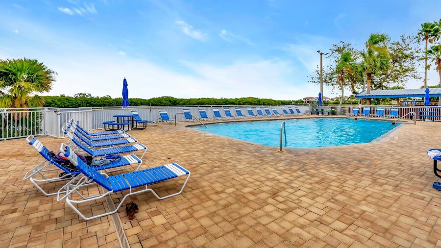 Sunset Suite Heated Pool Tennis Gym Balcony