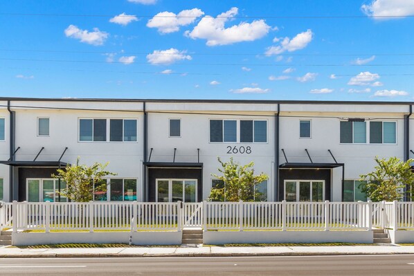 Exterior - NEW Casa Cielo - Gorgeous Newly Built Tampa Home (Tampa)