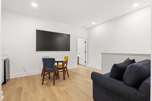 Apartemen | 3 kamar tidur dan internet