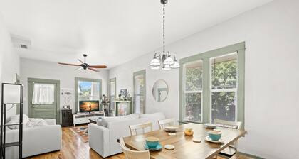 NEW Lakeland Landing Cute Bungalow by Downtown