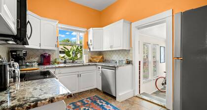 NEW Lakeland Landing Cute Bungalow by Downtown