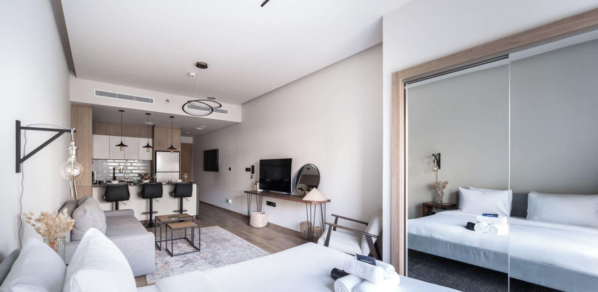 Iron/ironing board, WiFi, bed sheets