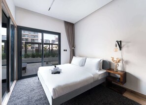 Tabla de planchar con plancha, wifi y ropa de cama 