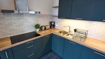 Fridge, microwave, oven, dishwasher