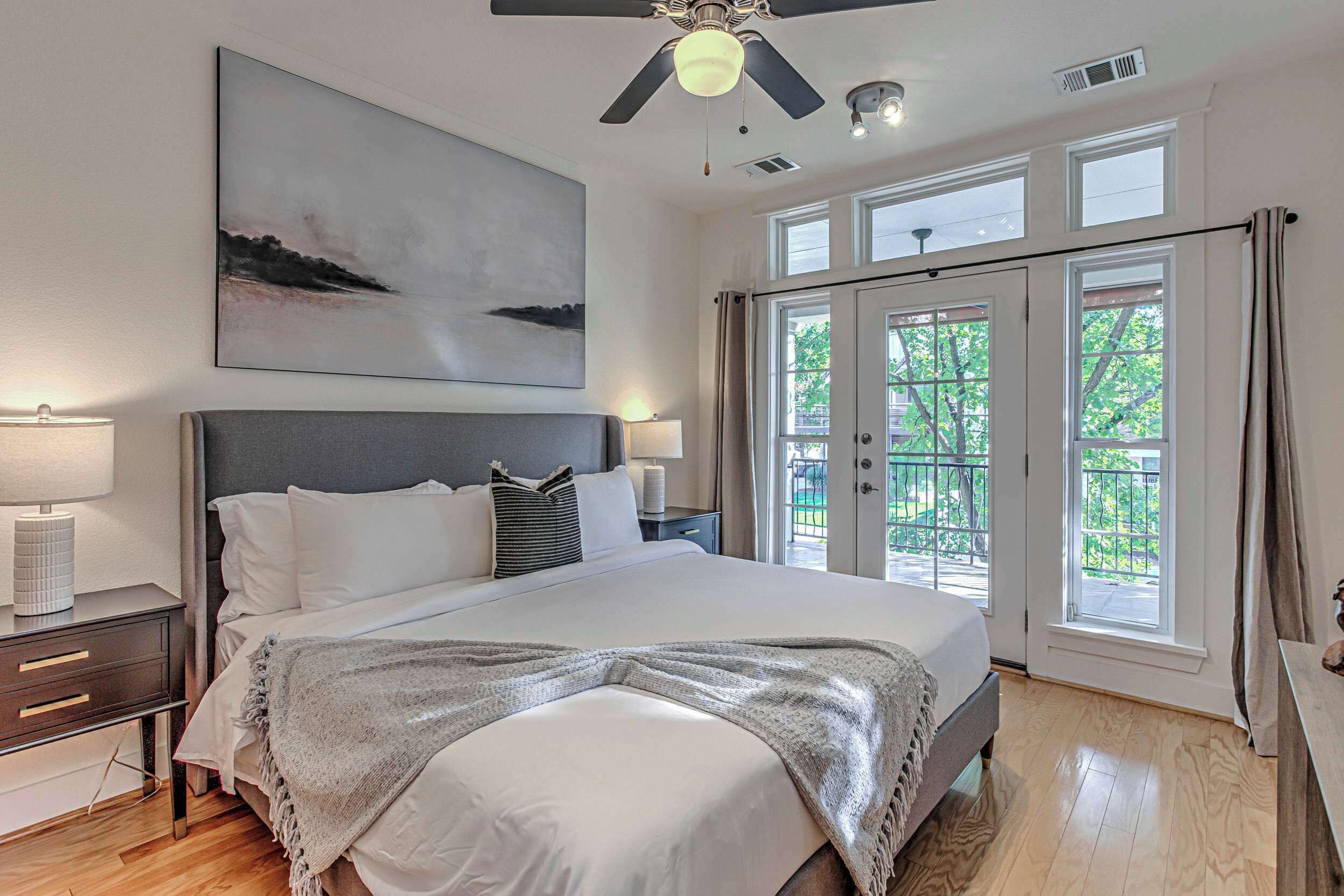 5 chambres, bureau, Wi-Fi, draps fournis